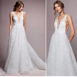 Marchesa Aria Wedding Dress Ivory White
(NWT
Sequin Lace Sz 8 Bridal Gown